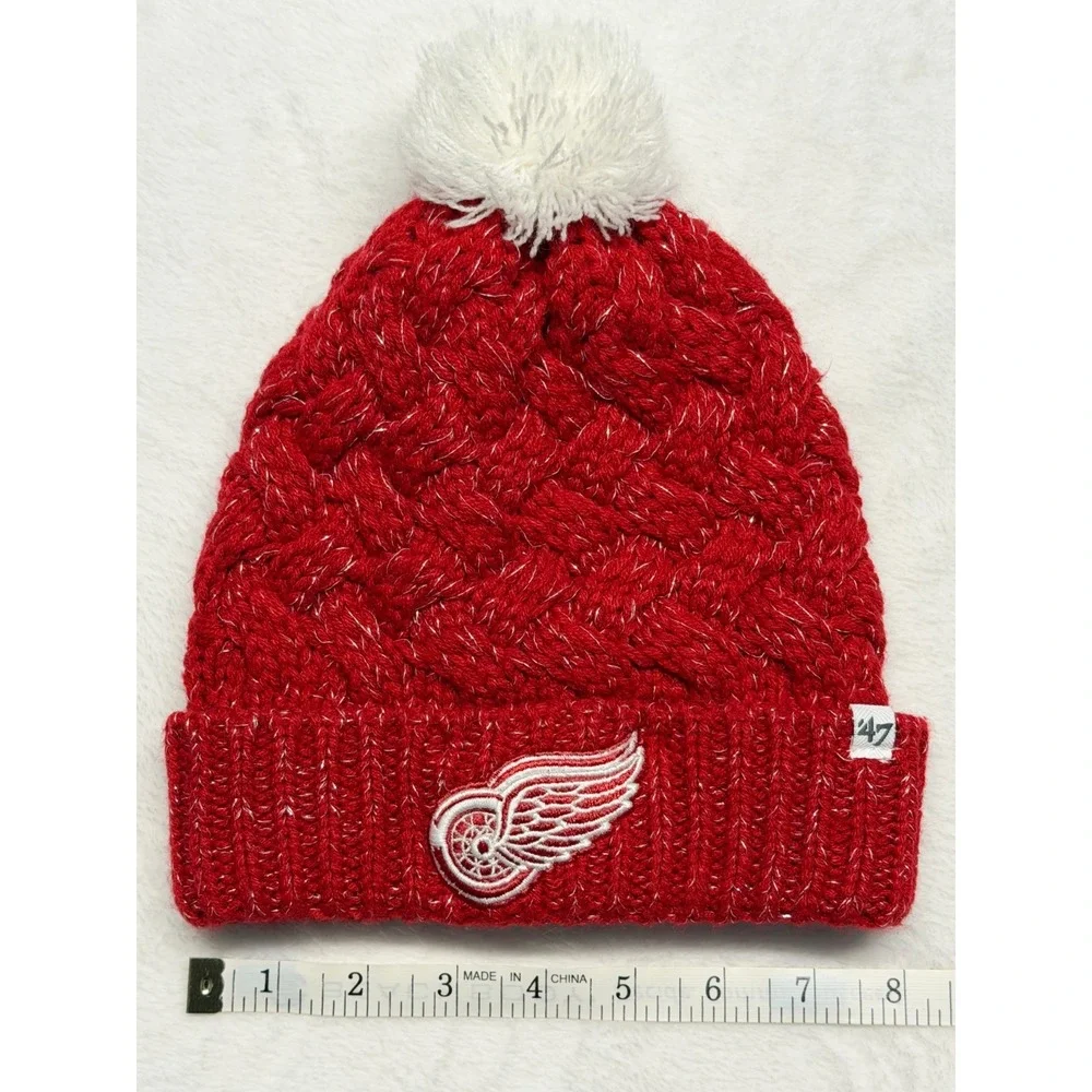 Detroit Red Wings '47 Brand Winter Beanie Women's X-small Red NHL Hockey Glitter
